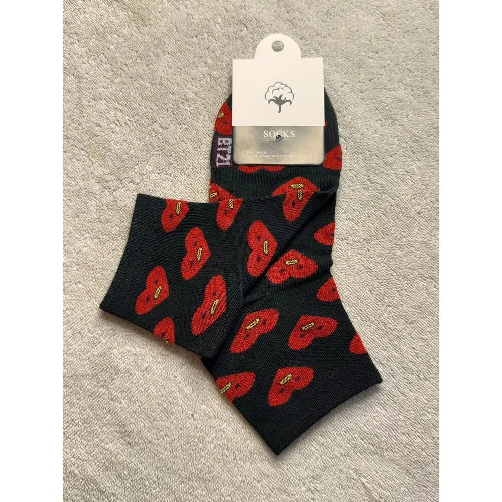 BTS ankle socks black with hearts Tata V one size 5-10 shoe size